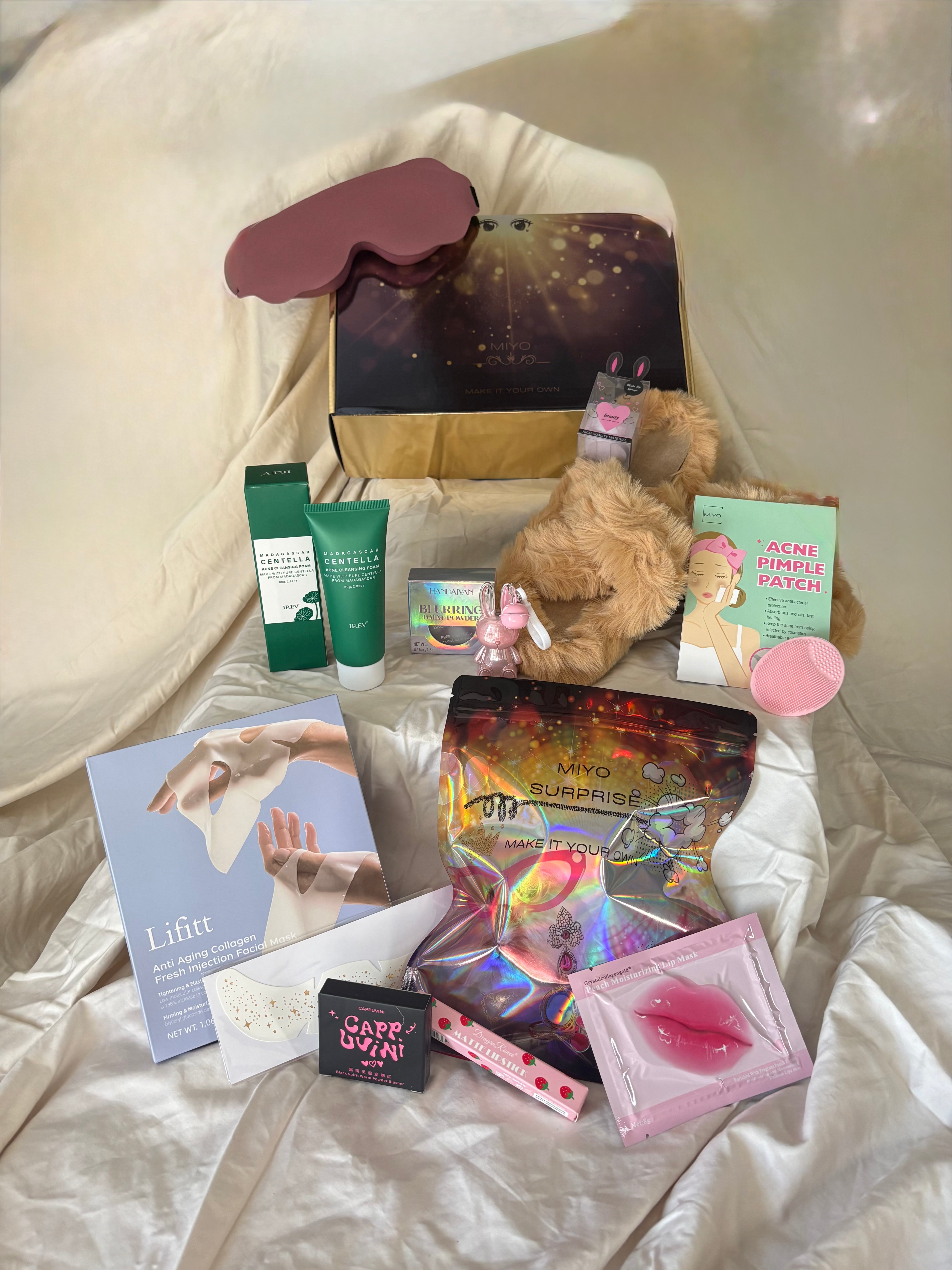 GOLD BEAUTY BOX Valued at $225